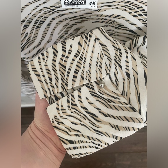 H&M Shift Dress with Waist Tie - XS - Beige, Black & White - Picture 5 of 7